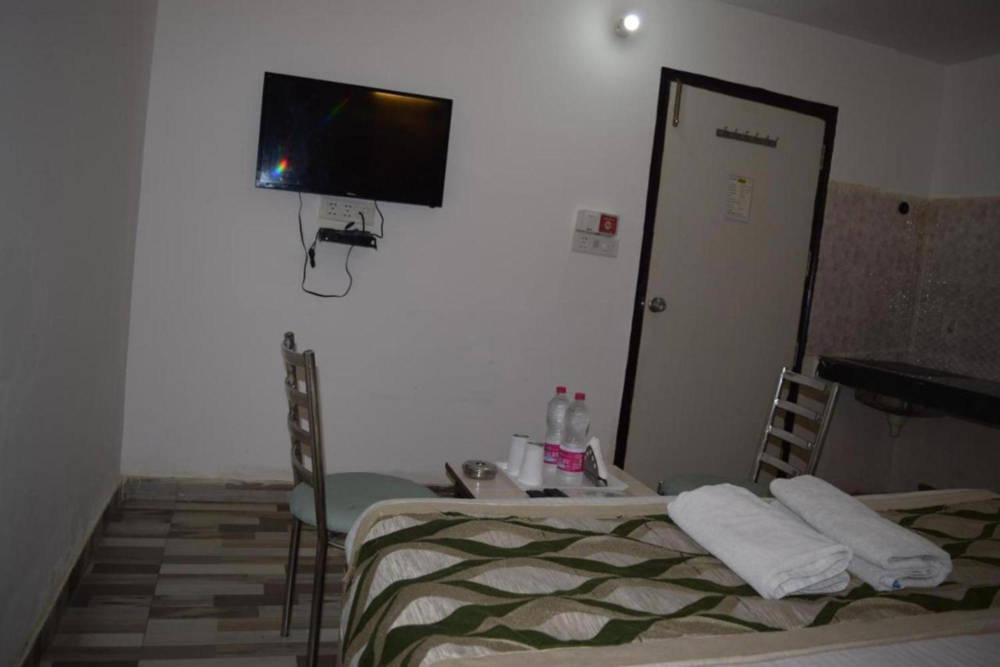 Hotel Clink New Delhi Airport Dış mekan fotoğraf