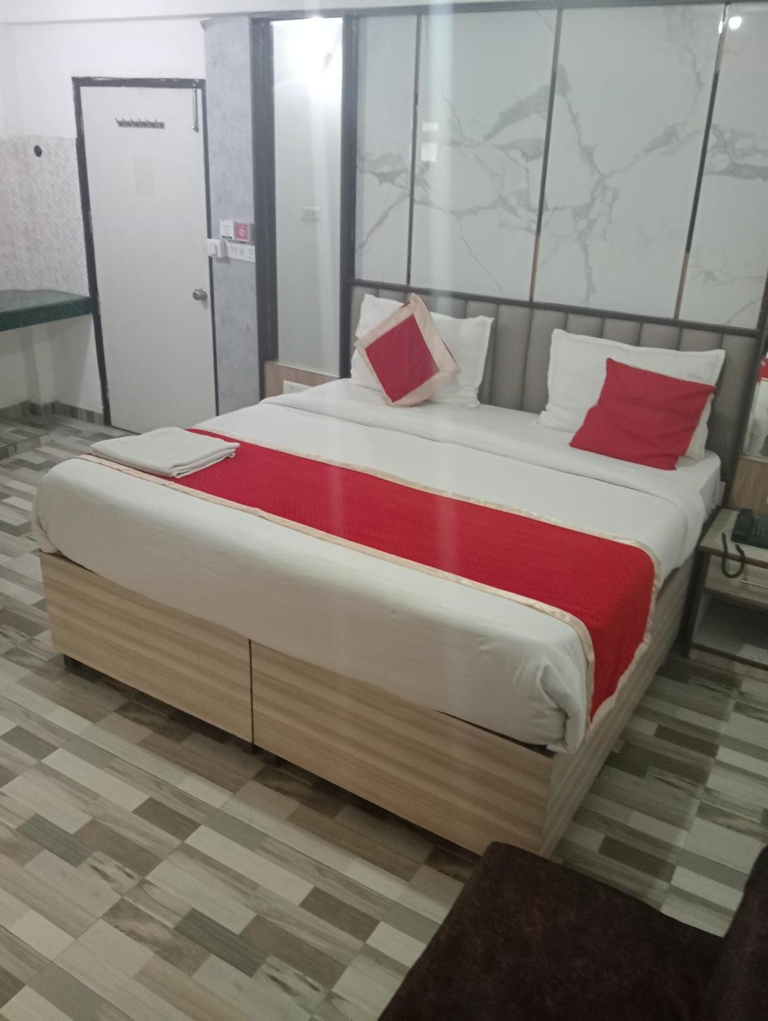 Hotel Clink New Delhi Airport Dış mekan fotoğraf