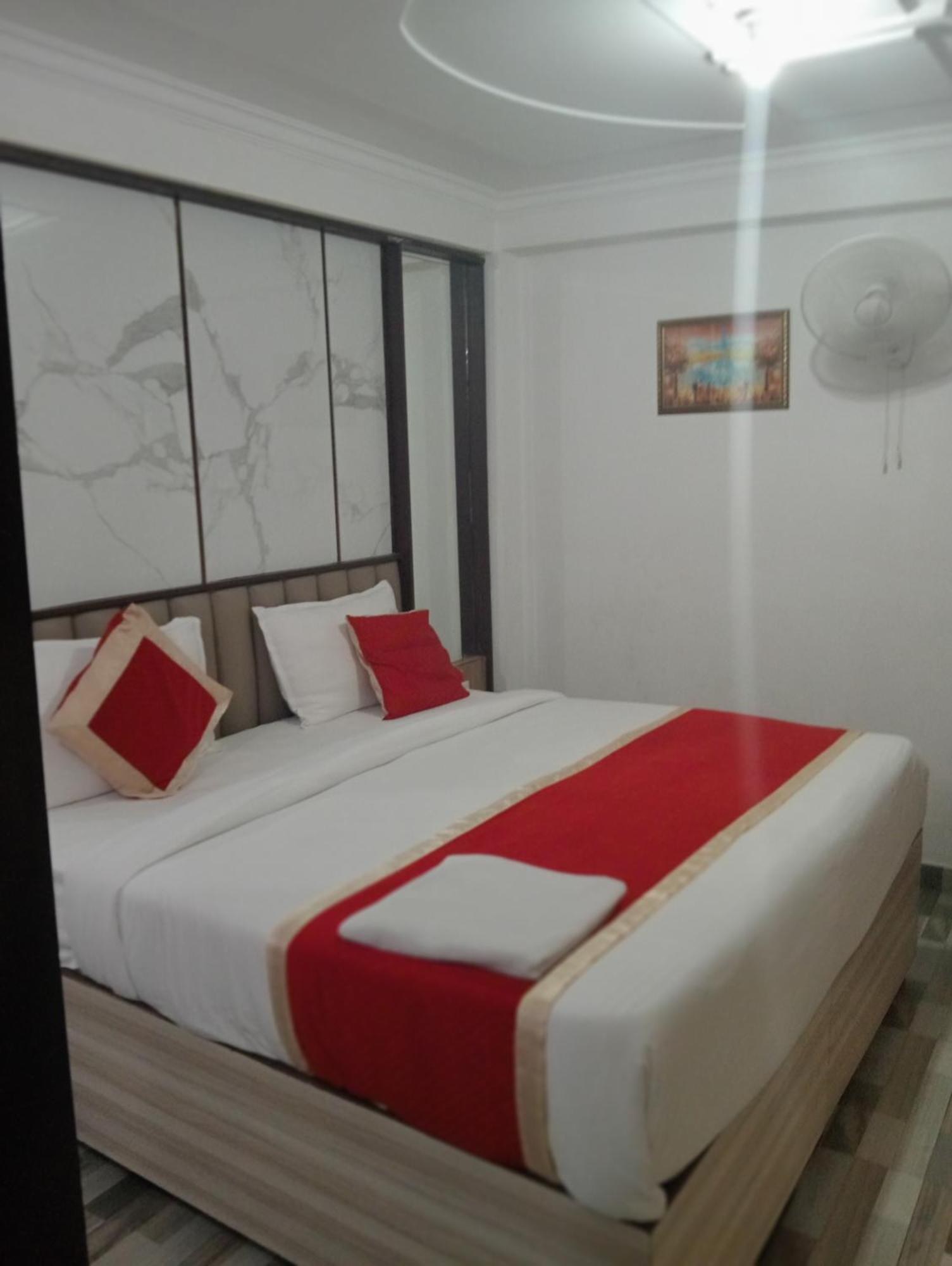 Hotel Clink New Delhi Airport Dış mekan fotoğraf