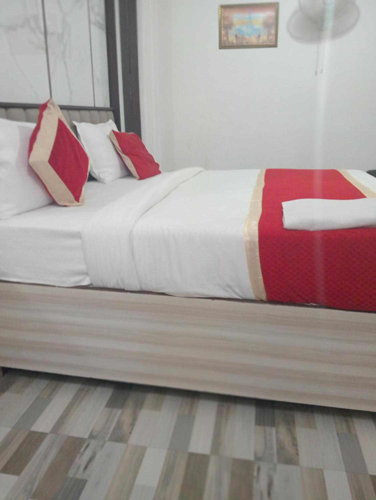 Hotel Clink New Delhi Airport Dış mekan fotoğraf
