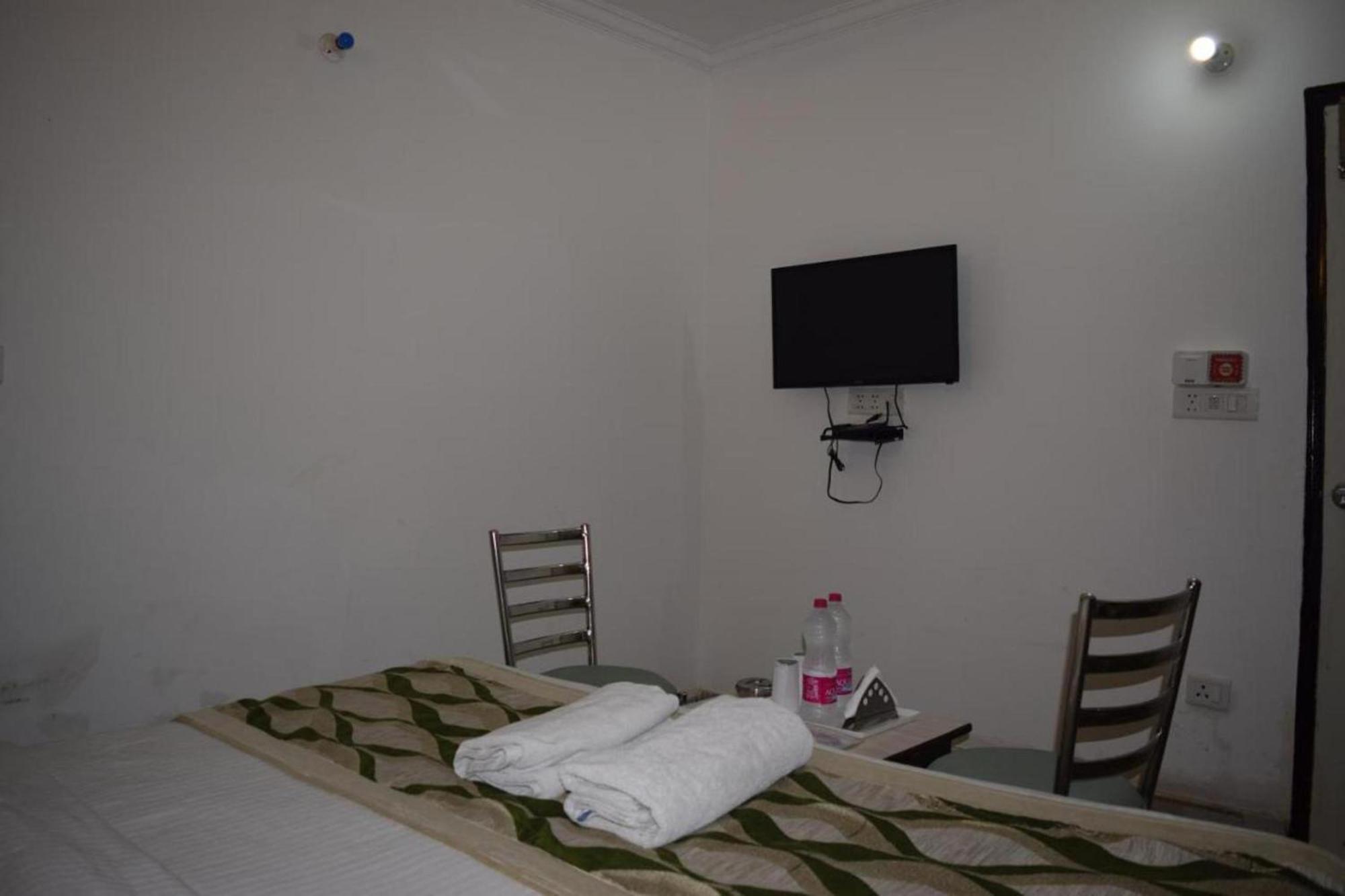 Hotel Clink New Delhi Airport Dış mekan fotoğraf