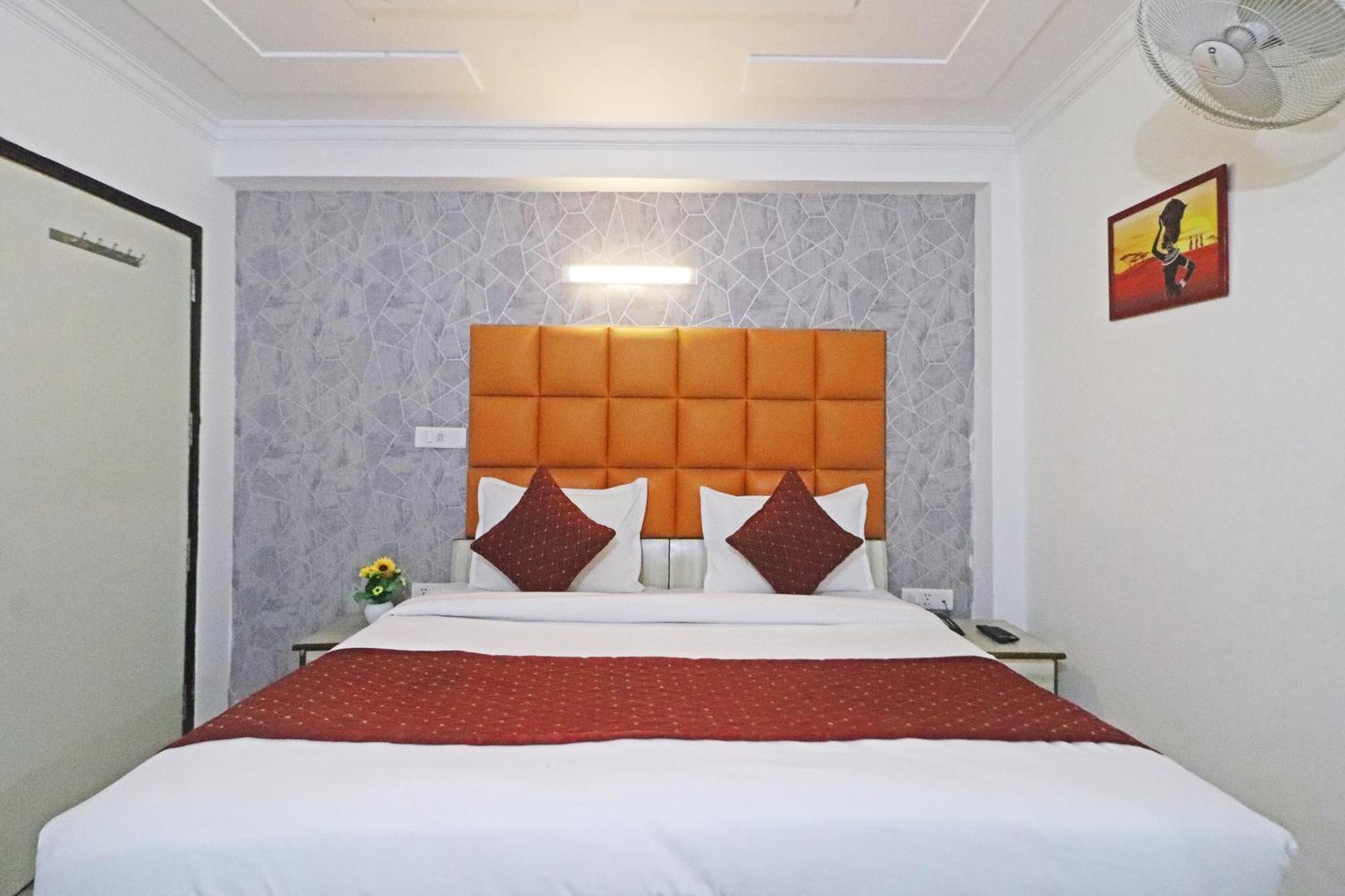 Hotel Clink New Delhi Airport Dış mekan fotoğraf